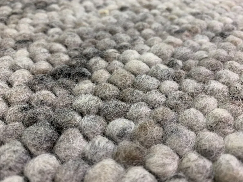 Beat-B : Tapis Haute Gamme en laine - noué main / 45 couleurs disponibles