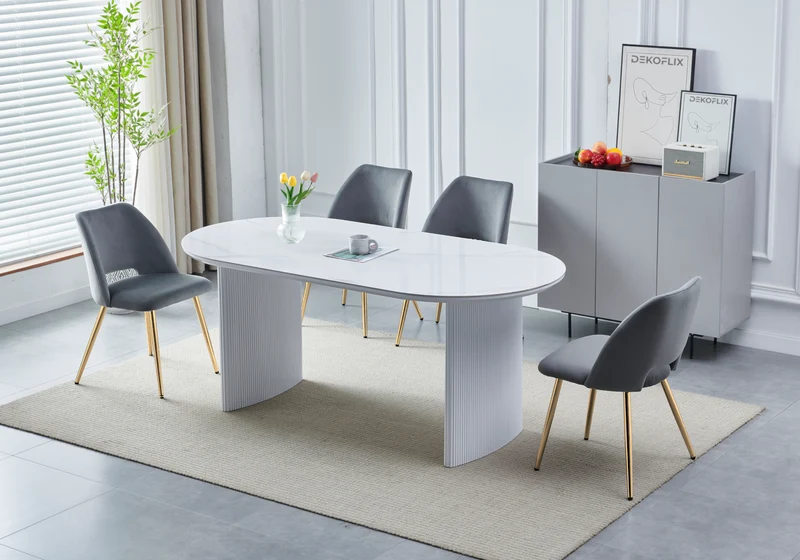 Ensemble table marbre blanc et chaises dorés – Kara